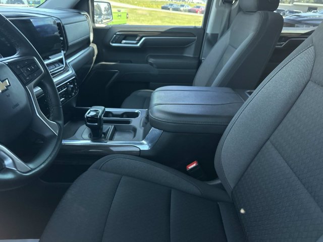 Used 2024 Chevrolet Silverado 1500 LT RWD image 9