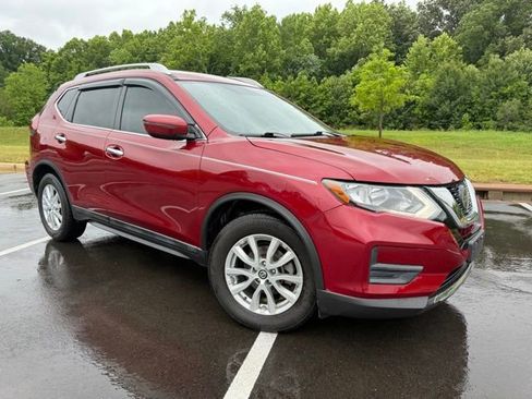 Used 2018 Nissan Rogue SV FWD image 2