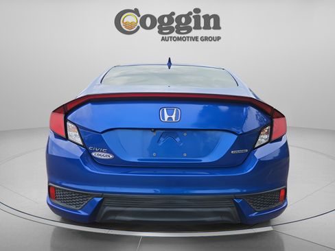 Used 2016 Honda Civic Touring image 4