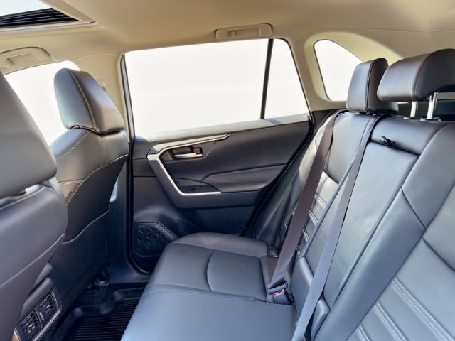 Used 2019 Toyota RAV4 XLE Premium w/ Advanced Technology Package FWD image 27
