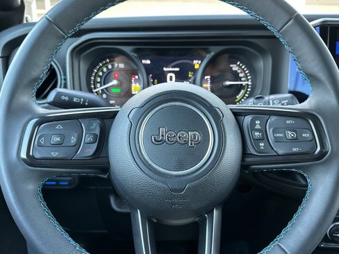 Used 2024 Jeep Wrangler Unlimited Rubicon 4xe image 23