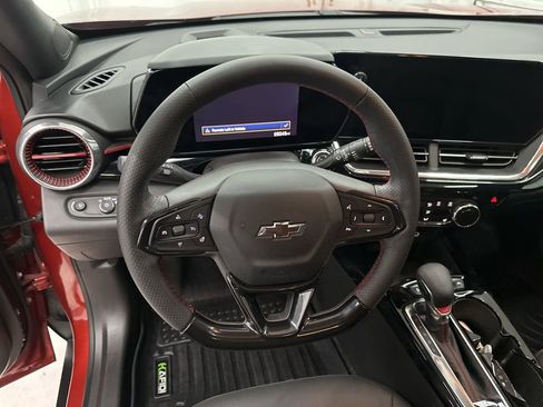 Used 2024 Chevrolet Trax RS w/ Sunroof Package image 10