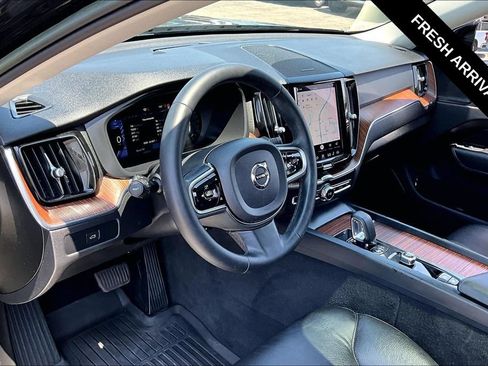 Used 2023 Volvo XC60 B5 Plus w/ Protection Package Premier FWD image 5