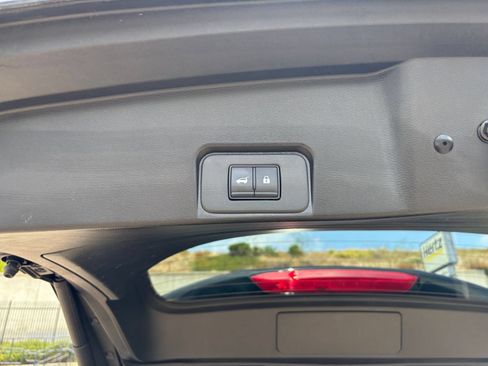 Used 2025 Nissan Rogue SV FWD image 23