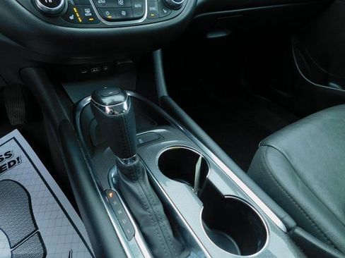 Used 2019 Chevrolet Malibu LT w/ Leather Package image 11