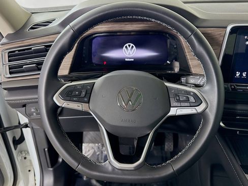 Used 2025 Volkswagen Atlas SEL image 14