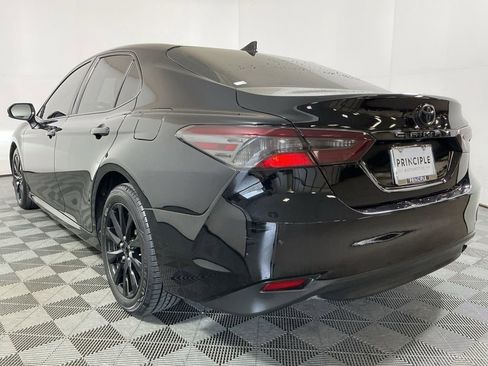 Used 2019 Toyota Camry LE FWD image 6