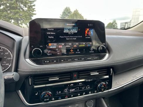 Used 2021 Nissan Rogue SL w/ Premium Package AWD/4WD image 9