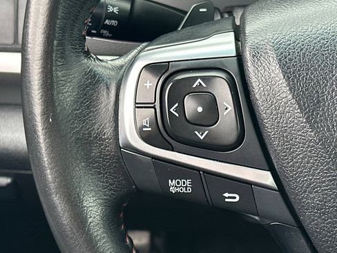 Used 2016 Toyota Camry SE FWD image 23