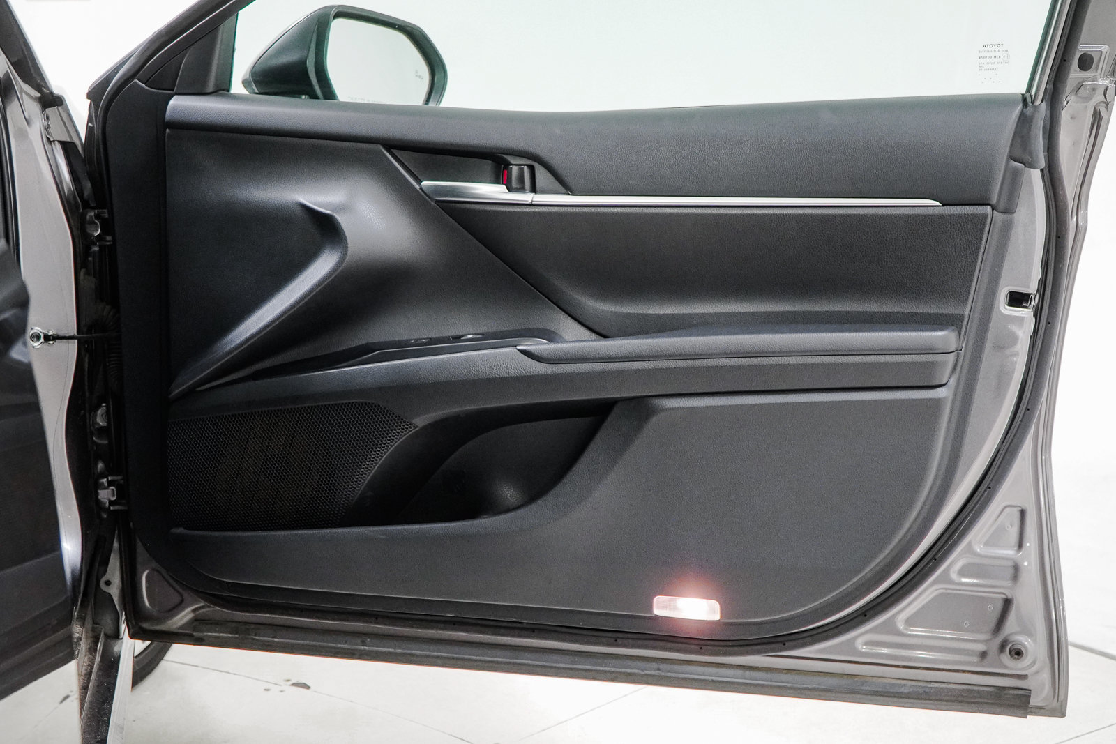 Used 2019 Toyota Camry SE w/ Audio Package FWD image 39