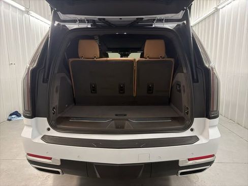 Certified 2026 Cadillac Escalade Luxury w/ LPO, Floor Liner Package RWD image 22