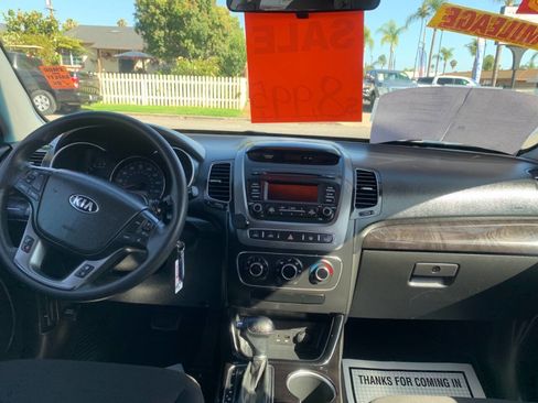 Used 2014 Kia Sorento LX FWD image 19