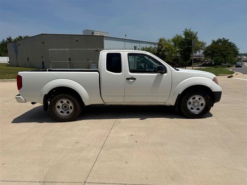 Used 2021 Nissan Frontier S RWD image 9