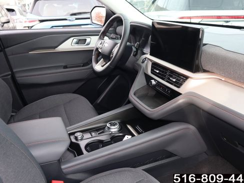 Used 2025 Ford Explorer Active image 22