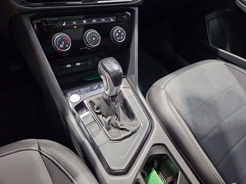 Certified 2023 Volkswagen Taos SE w/ Panoramic Sunroof Package FWD image 22
