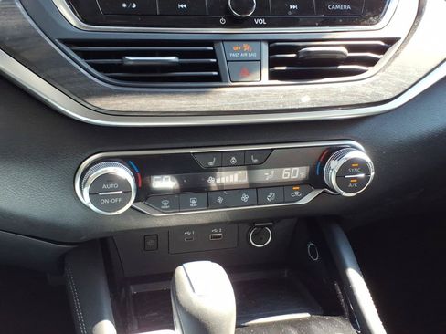 Used 2025 Nissan Altima 2.5 SL AWD/4WD image 18
