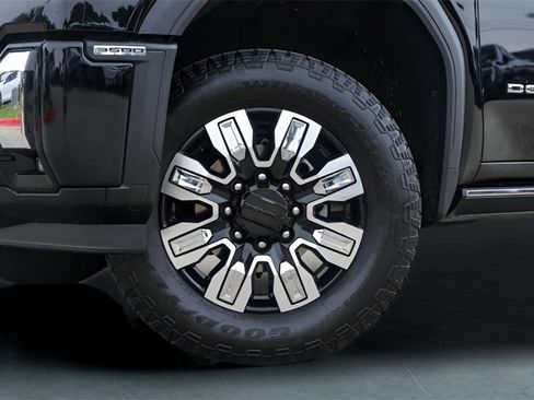 Used 2024 GMC Sierra 3500 Denali w/ Denali Reserve Package image 4