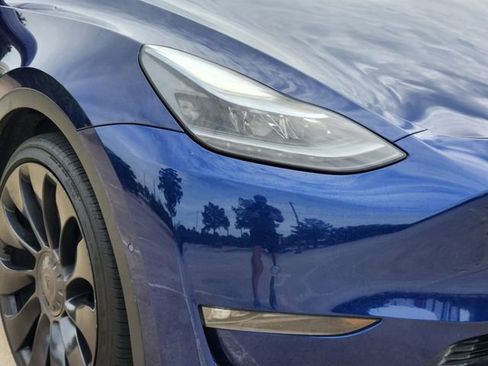 Used 2022 Tesla Model Y Performance AWD/4WD image 9