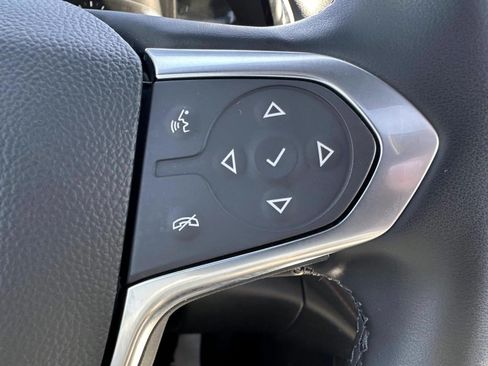Used 2023 Chevrolet Traverse RS AWD/4WD image 17