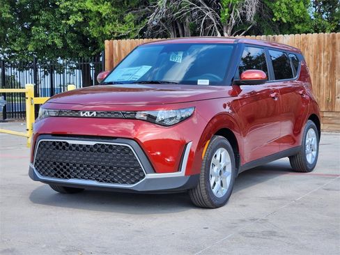 New 2025 Kia Soul S image 2