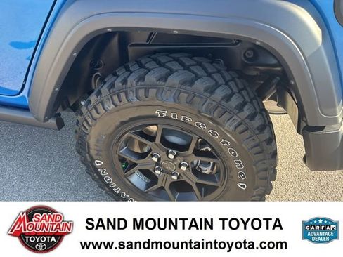 Used 2025 Jeep Wrangler Sport image 9