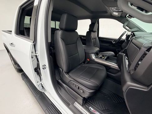 Certified 2025 Chevrolet Silverado 2500 LTZ w/ LTZ Plus Package image 31