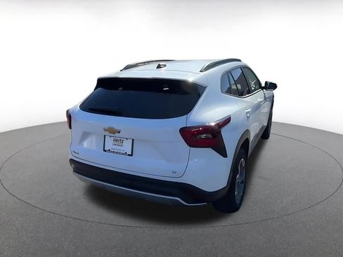 Used 2025 Chevrolet Trax LT image 12