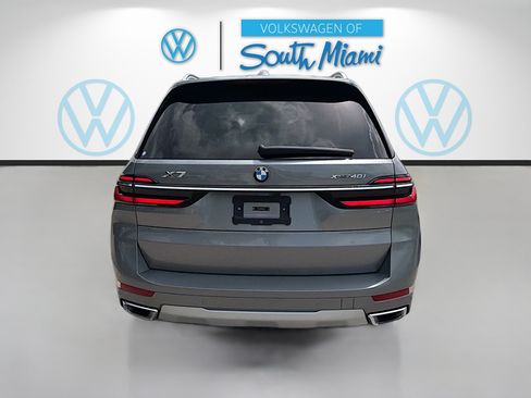 Used 2024 BMW X7 xDrive40i w/ Premium Package AWD/4WD image 6