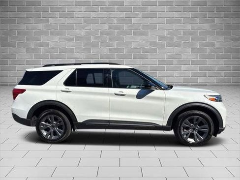 Certified 2023 Ford Explorer XLT w/ Equipment Group 202A AWD/4WD image 2