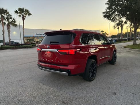 Used 2024 Toyota Sequoia Capstone image 5