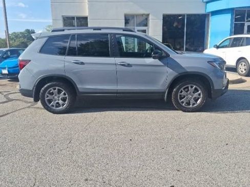 Used 2025 Honda Passport TrailSport image 1