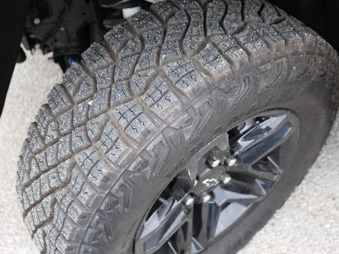 Used 2026 Chevrolet Silverado 1500 Custom Trail Boss w/ Dark Appearance Package AWD/4WD image 25
