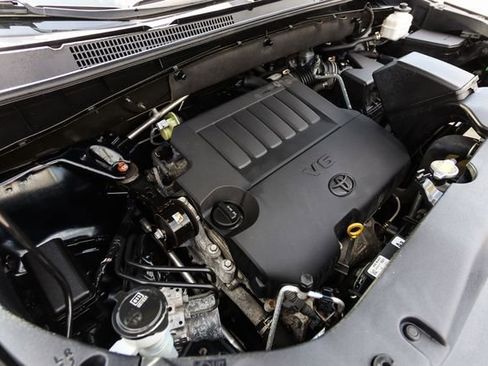 Used 2014 Toyota Highlander LE image 55