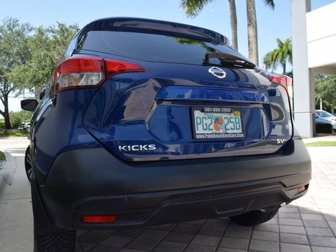 Used 2018 Nissan Kicks SV FWD image 19