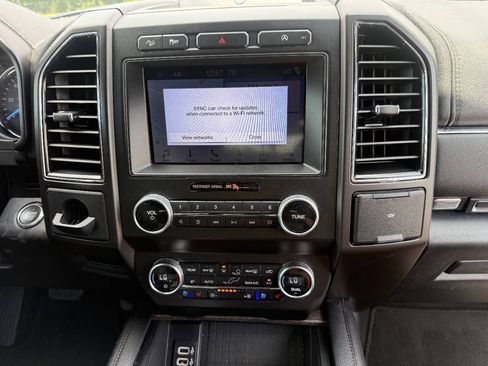 Used 2019 Ford Expedition Max Limited AWD/4WD image 16