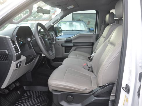Used 2017 Ford F150 XLT AWD/4WD image 32