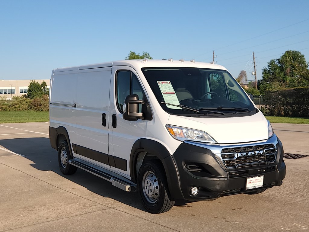 Used 2025 RAM ProMaster 2500 w/ U-Haul Equipment Group FWD image 3