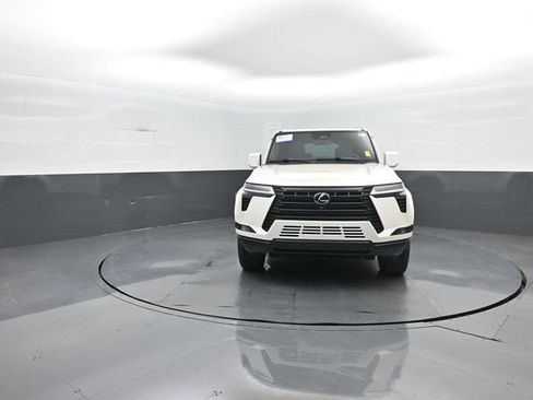 Used 2025 Lexus GX 550 w/ Accessory Package (2T) AWD/4WD image 3