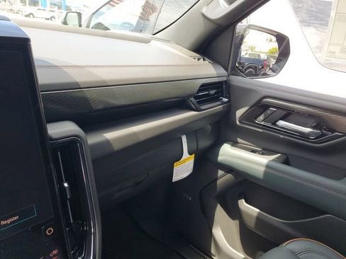 New 2026 GMC Yukon AT4 AWD/4WD image 25