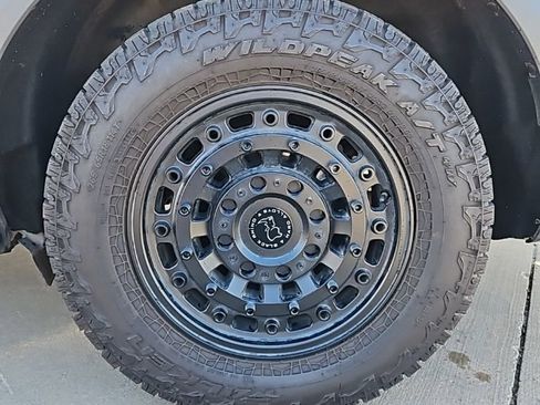 Used 2022 Ford Explorer Platinum w/ Equipment Group 601A image 9