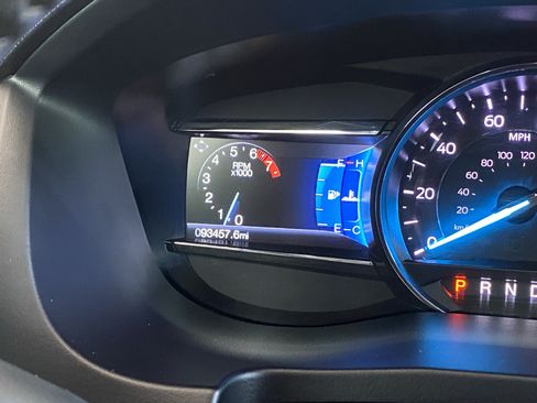 Used 2019 Ford Explorer Limited w/ Ford Safe & Smart Package AWD/4WD image 5