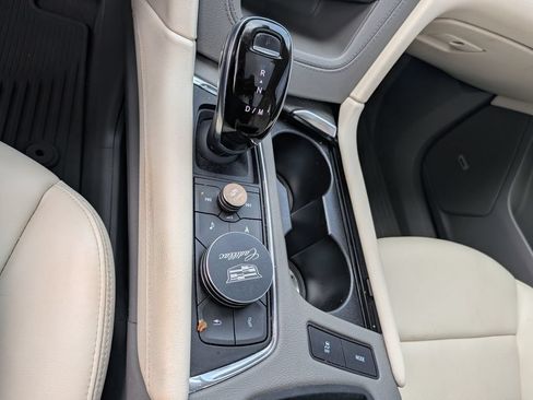 Used 2021 Cadillac XT6 Premium Luxury FWD image 21