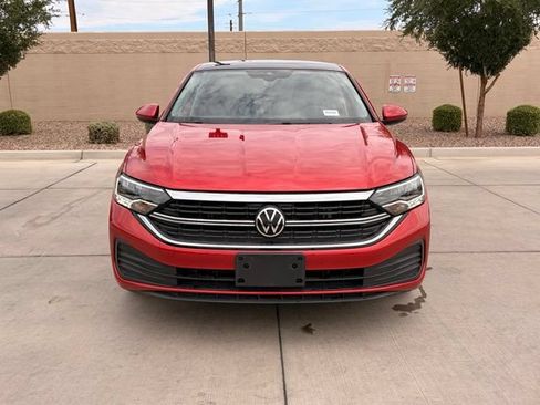 Used 2022 Volkswagen Jetta SE w/ Panoramic Sunroof Package FWD image 3