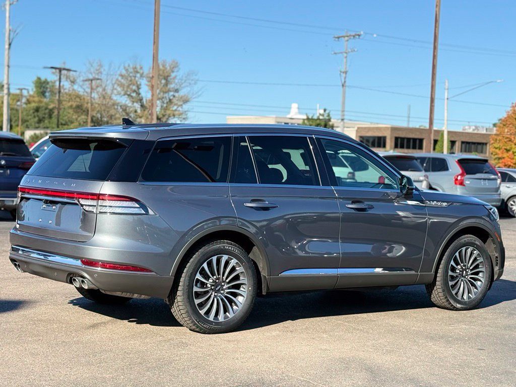 Used 2024 Lincoln Aviator Reserve w/ Elements Package Plus AWD/4WD image 36