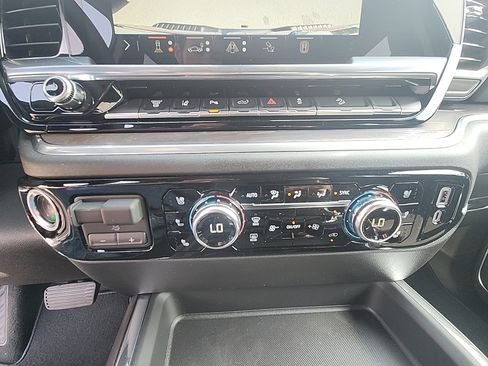 New 2025 GMC Sierra 2500 SLT w/ SLT Convenience Package image 25