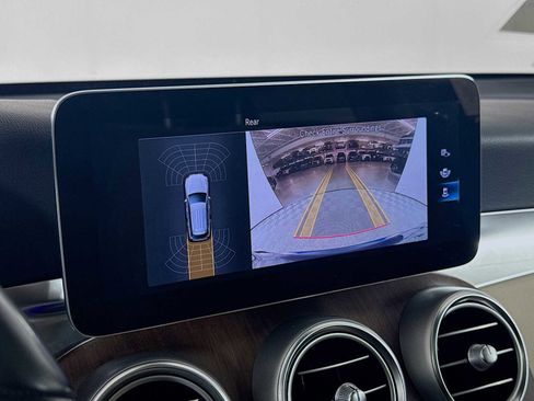 Used 2022 Mercedes-Benz GLC 300 4MATIC image 16