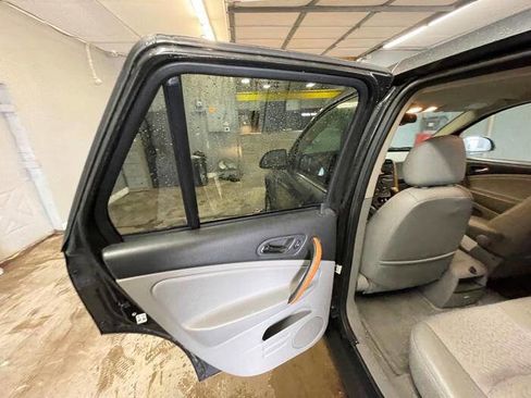 Used 2006 Saturn Vue 2WD V6 w/ Comfort Pkg image 24