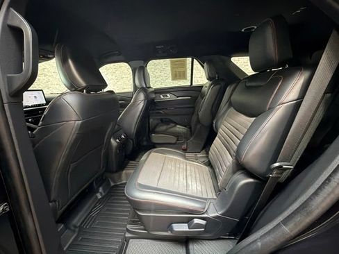 Used 2025 Ford Explorer ST-Line w/ Premium Package RWD image 15