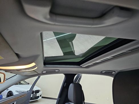 Used 2014 Mercedes-Benz E 350 Sedan image 39