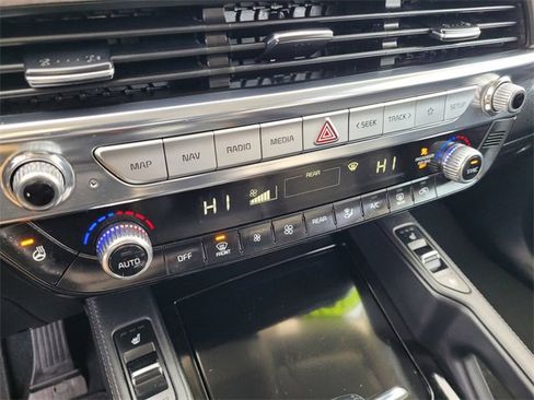 Used 2022 Kia Telluride EX w/ EX Premium Package image 16